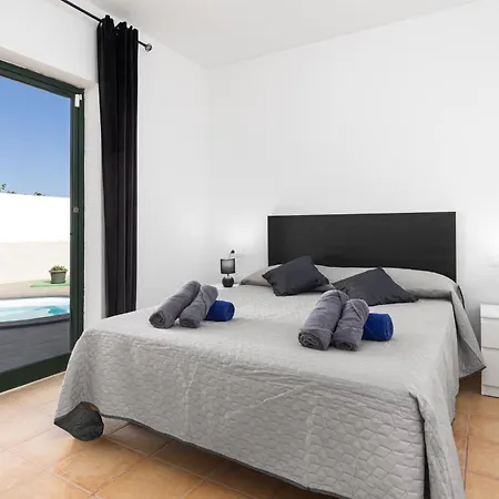 Βίλα Home2book Bright With Pool, *