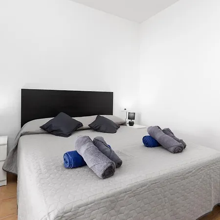 Βίλα Home2book Bright With Pool, Κοραλέχο