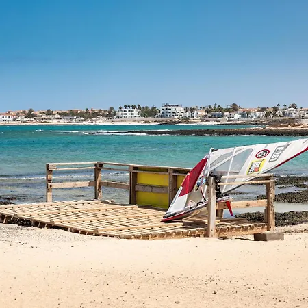 Βίλα Home2book Bright With Pool, Κοραλέχο