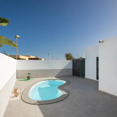 Home2book Bright With Pool, *