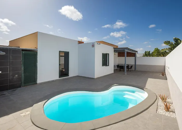 ヴィラ Home2book Bright With Pool, *