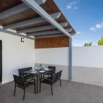 Home2book Bright With Pool, Corralejo